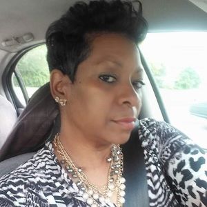 Meet your Posher, Angelique